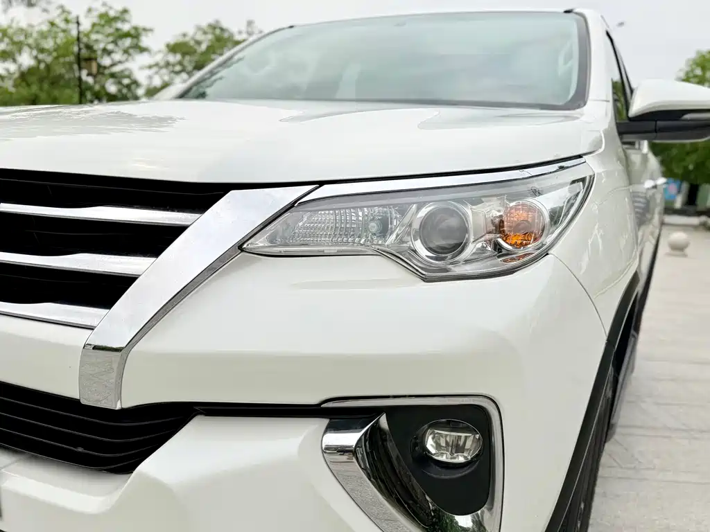 Toyota Fortuner 2018 — фото 26