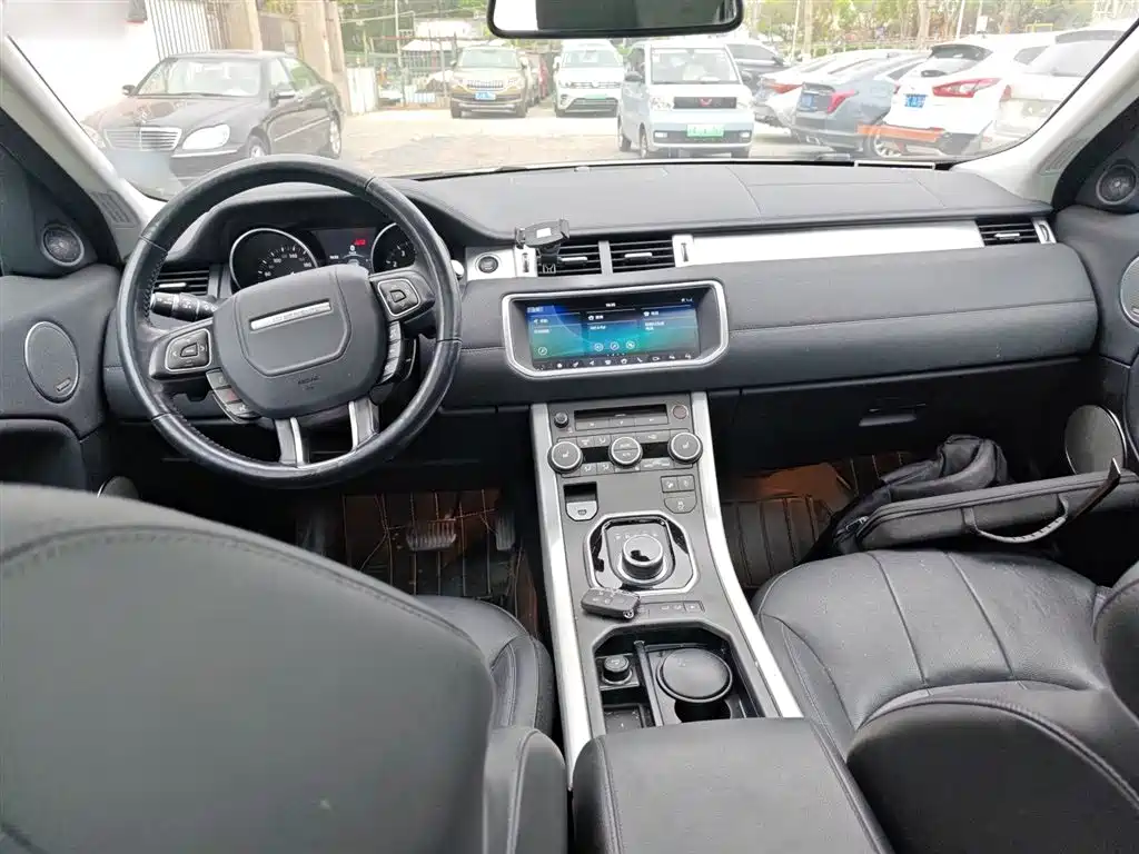 Land Rover Evoque 2019 — фото 10