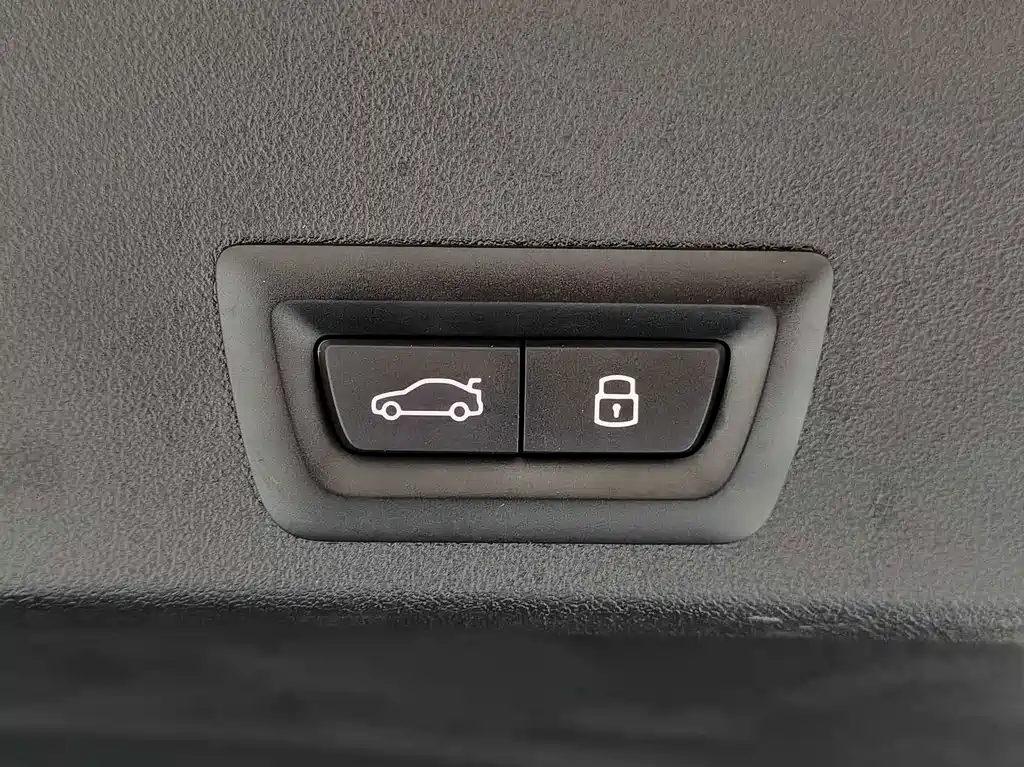 BMW XM 2025 — фото 12