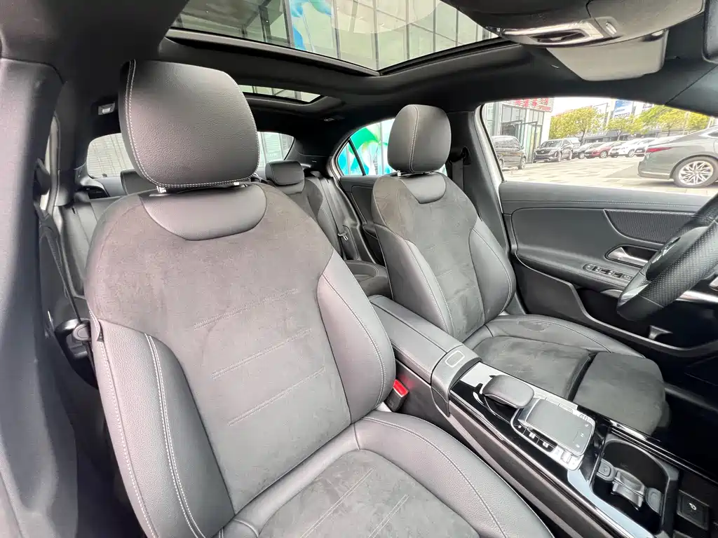 Mercedes-Benz A-Class 2020 — фото 15