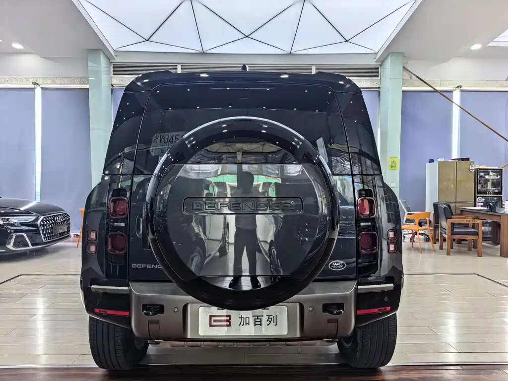 Land Rover Defender 2025 — фото 16