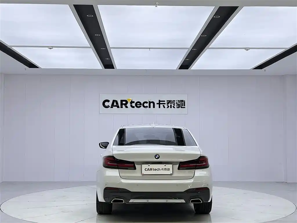BMW 5 Series 2022 — фото 12