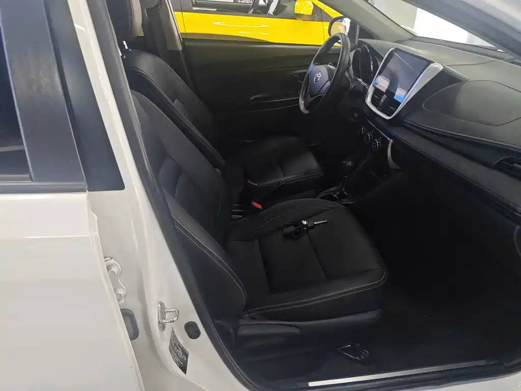 Toyota Yaris L 2020 — фото 20