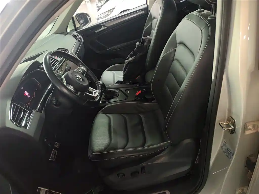 Volkswagen Tiguan L 2021 — фото 15