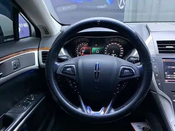Lincoln MKZ 2014