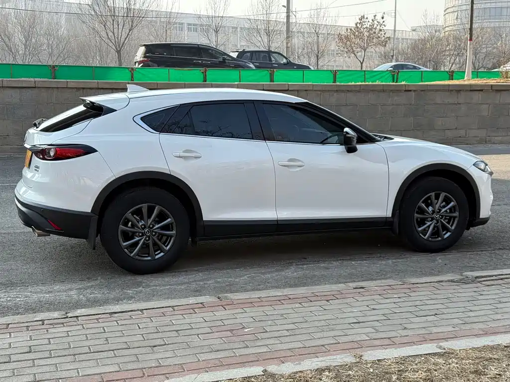 Mazda CX-4 2022