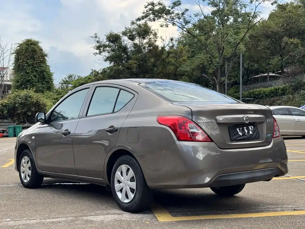 Nissan Sunny 2019 — фото 9