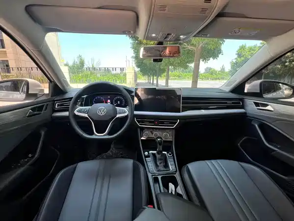 Volkswagen Sagitar 2025