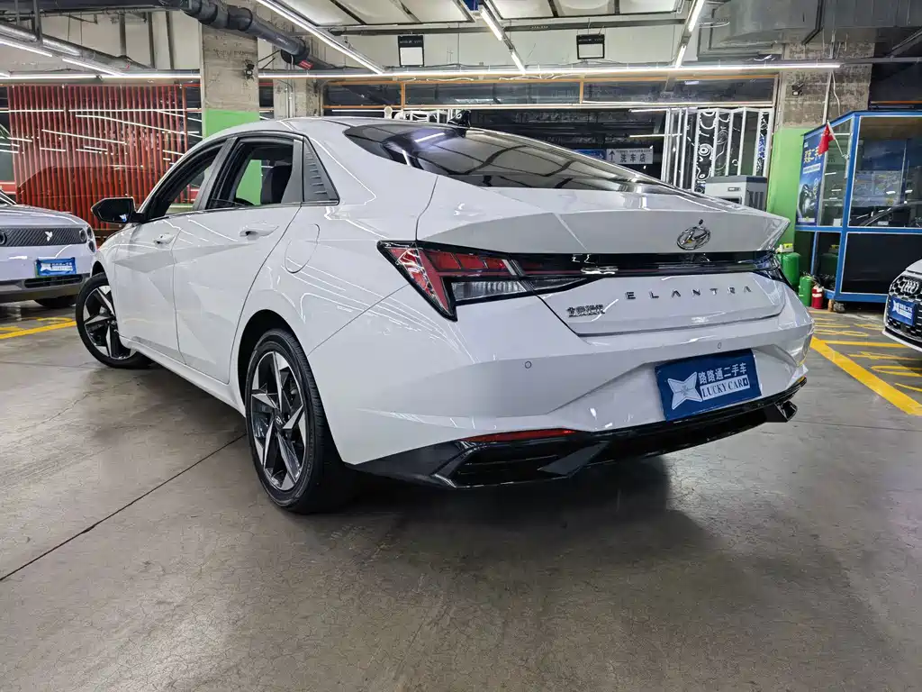 Hyundai Elantra 2021