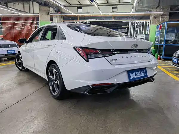 Hyundai Elantra 2021