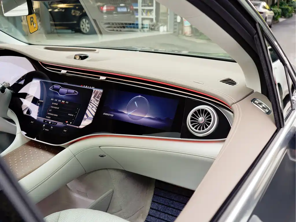 Mercedes-Benz EQS SUV 2023 — фото 18