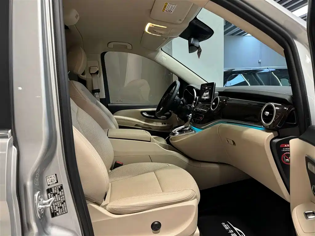 Mercedes-Benz V-Class 2020 — фото 9