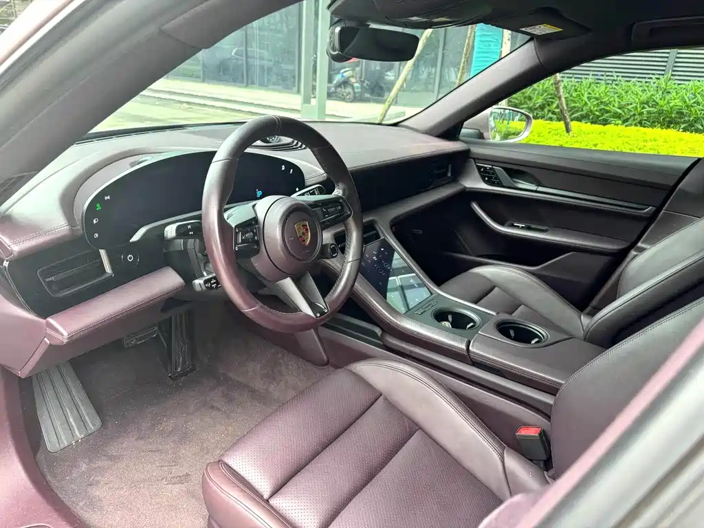 Porsche Taycan 2021