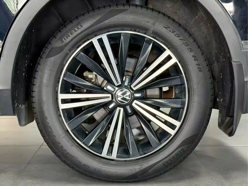 Volkswagen Tiguan L 2021 — фото 9