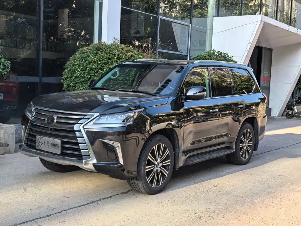 Lexus LX 2020 — фото 1