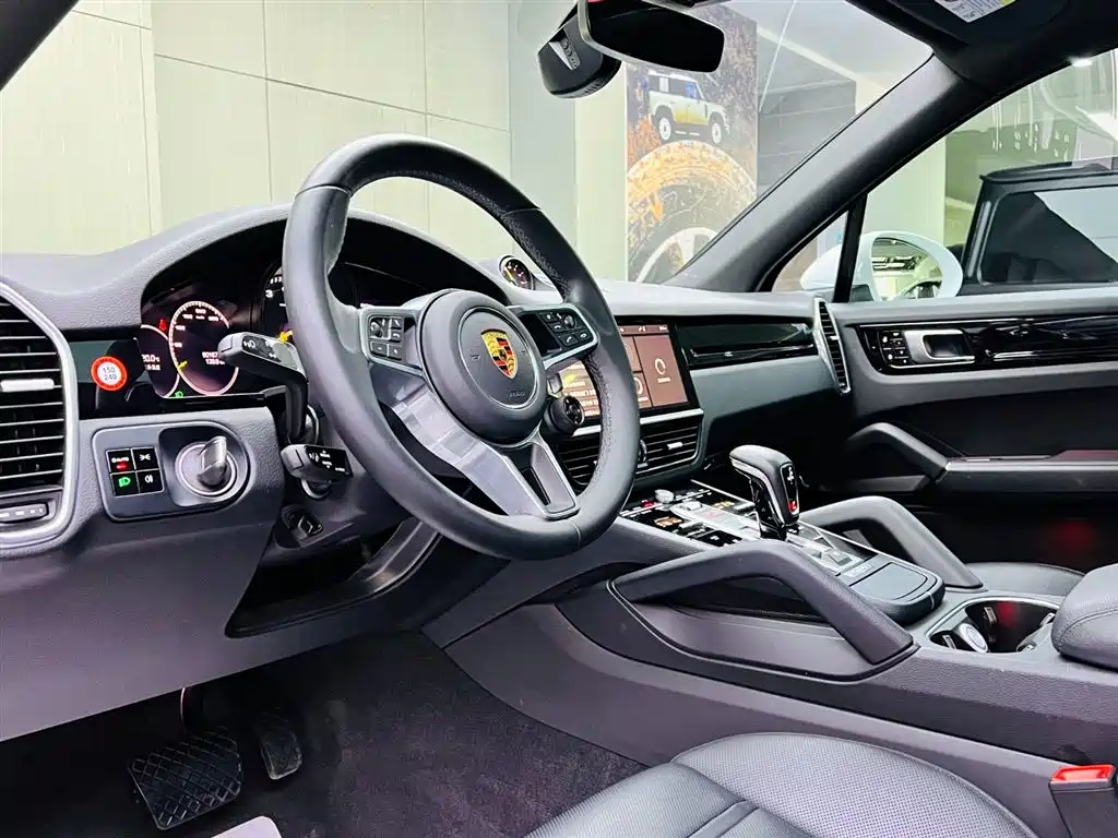 Porsche Cayenne Hybrid 2021 — фото 8