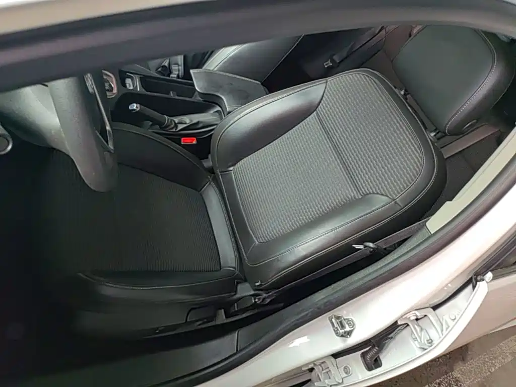 Buick Regal 2017 — фото 15