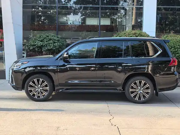 Lexus LX 2020