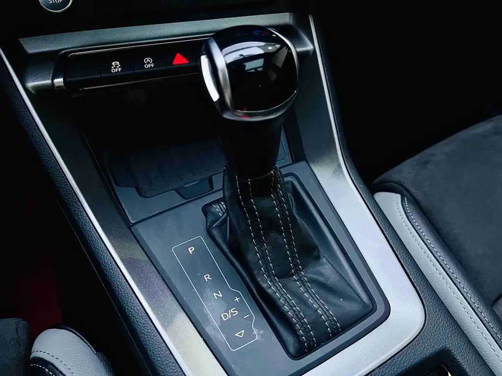 Audi Q3 2021 — фото 17