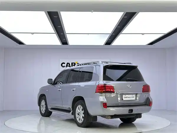 Lexus LX 2008