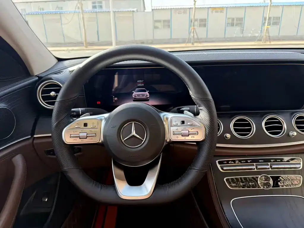 Mercedes-Benz E-Class 2020 — фото 10