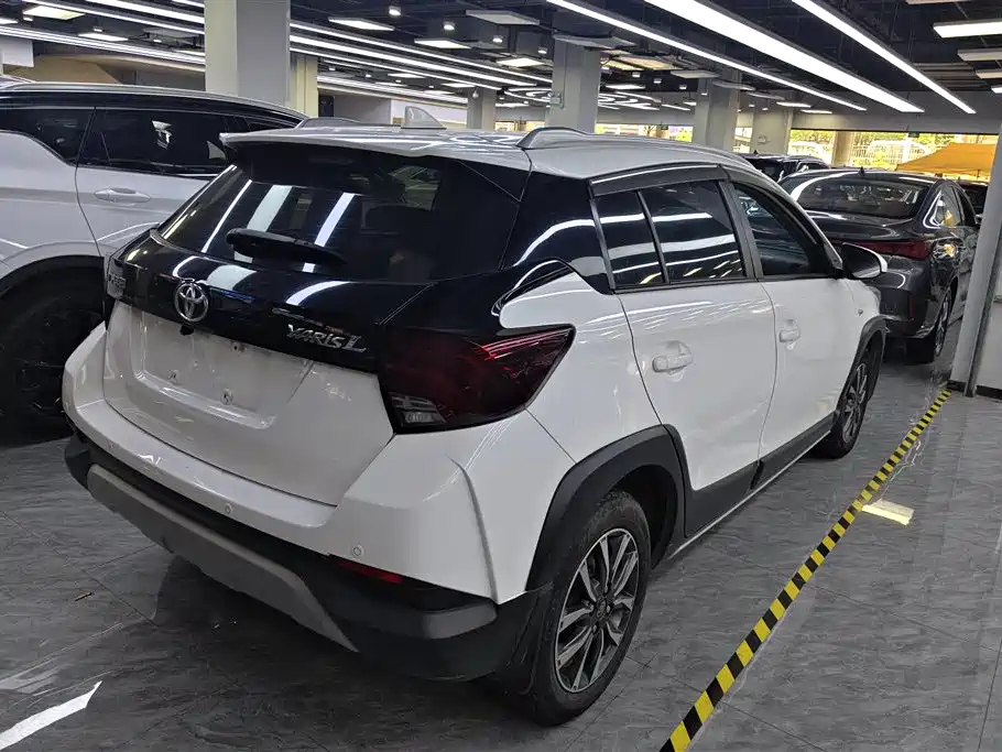 Toyota Yaris L 2022