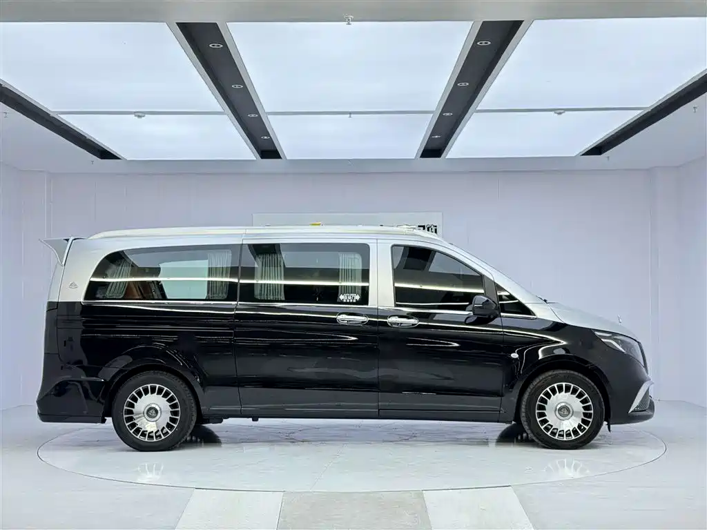 Mercedes-Benz Vito 2023 — фото 4