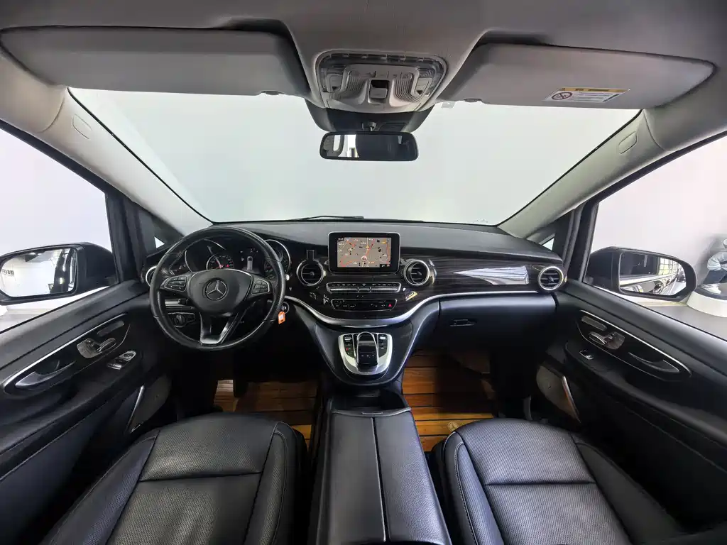 Mercedes-Benz V-Class 2020 — фото 15