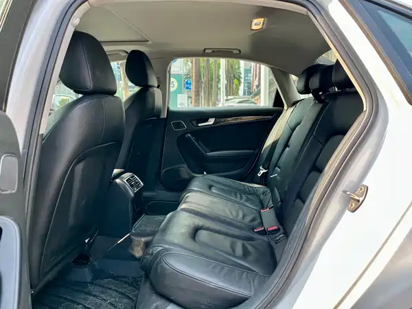 Audi A4L 2015
