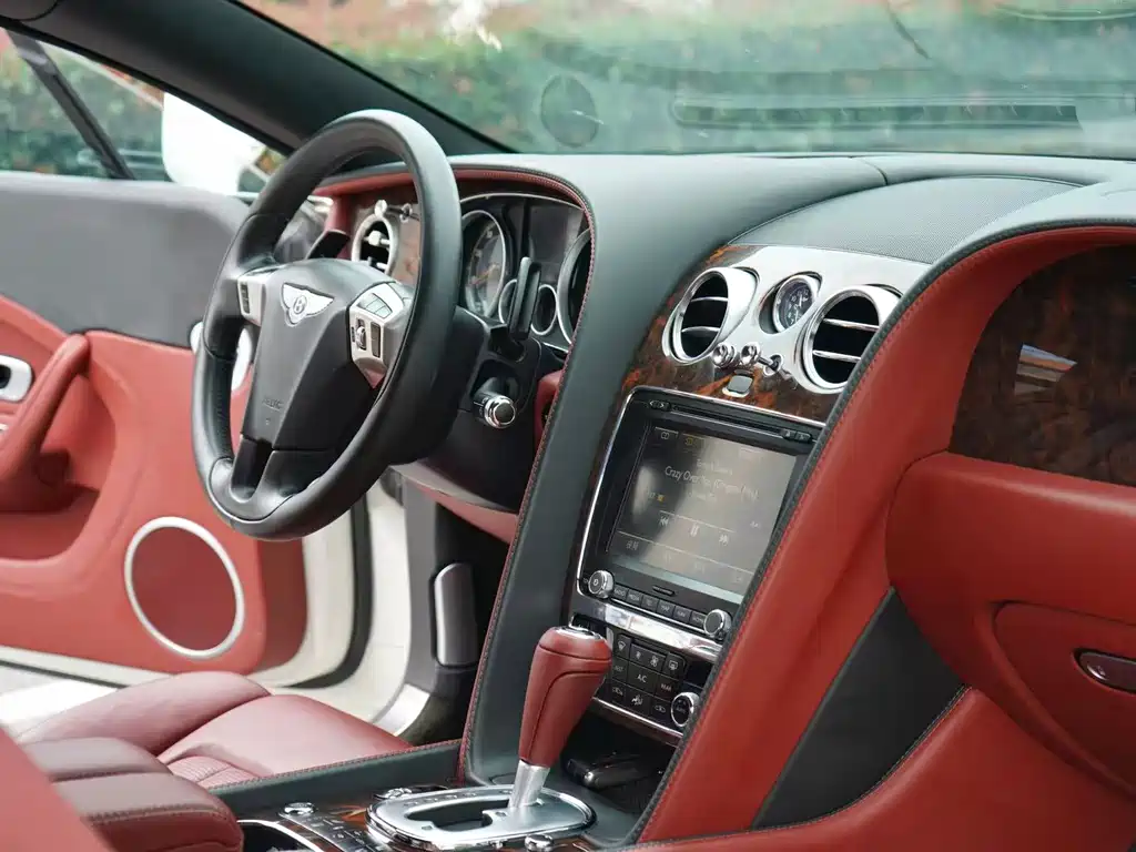 Bentley Continental 2014 — фото 14