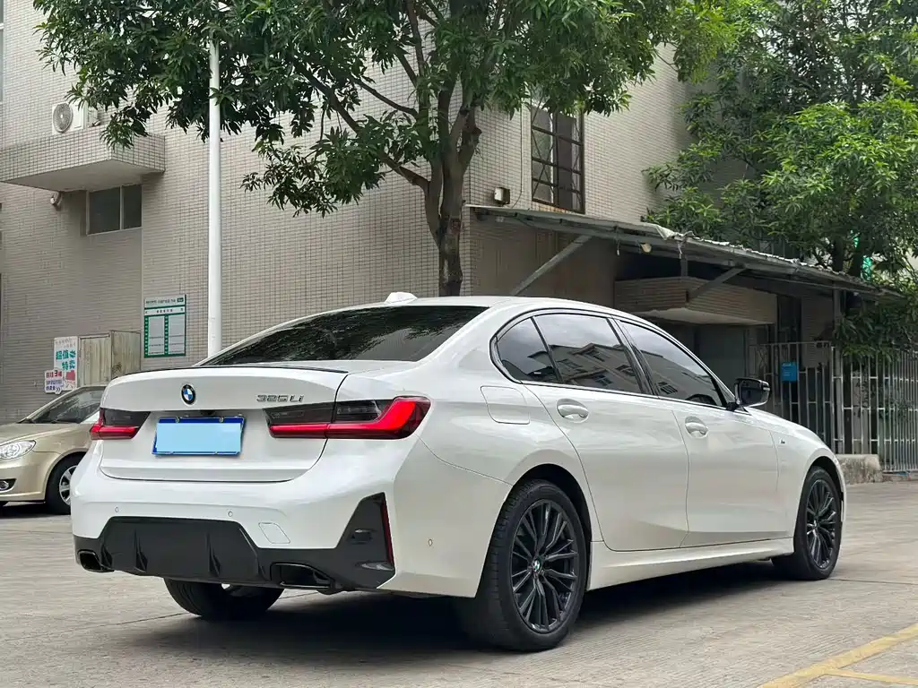 BMW 3 Series 2023
