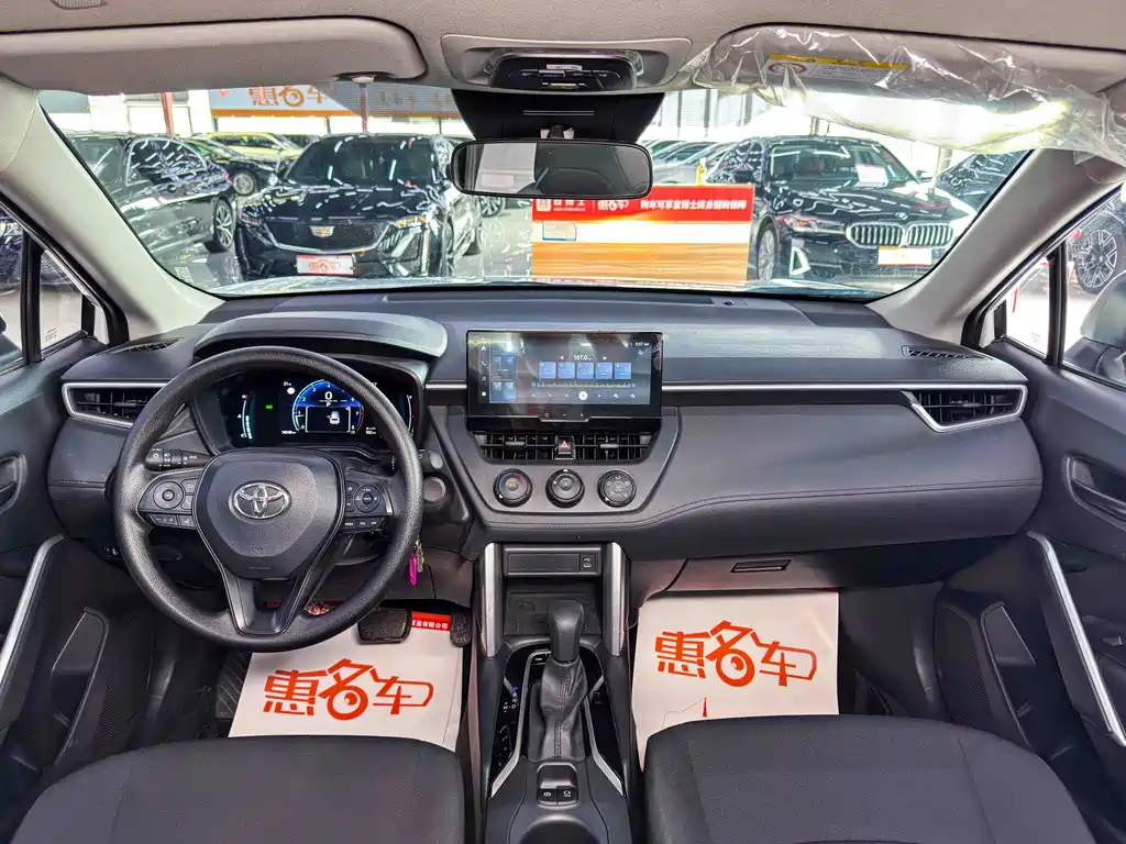 Toyota Corolla Cross 2025 — фото 10
