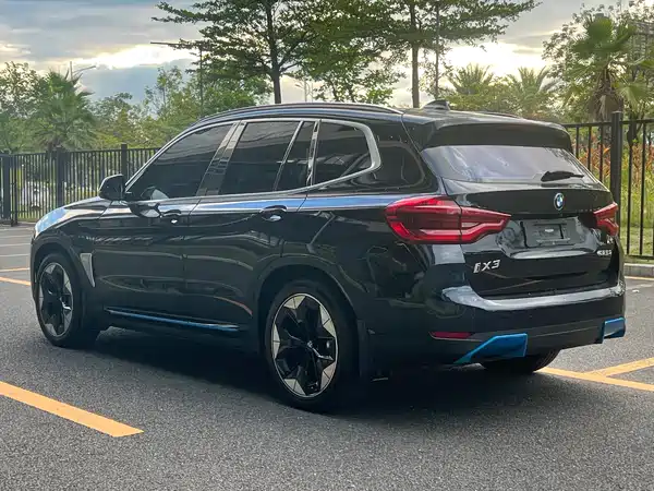 BMW iX3 2021