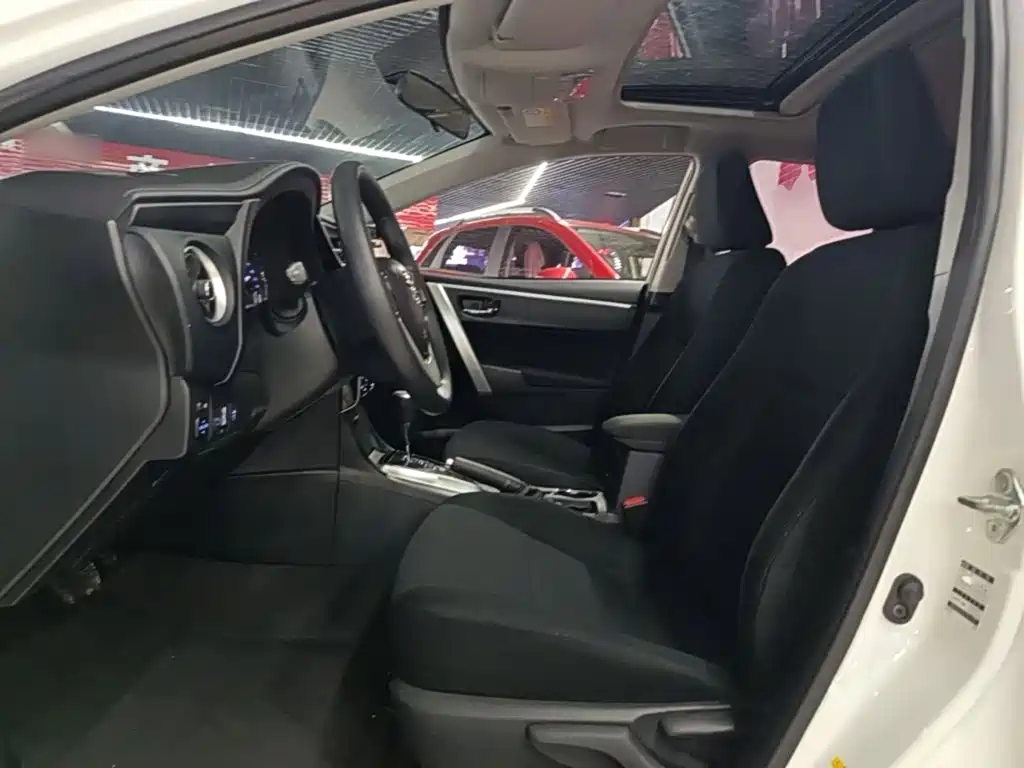 Toyota Corolla 2019 — фото 15
