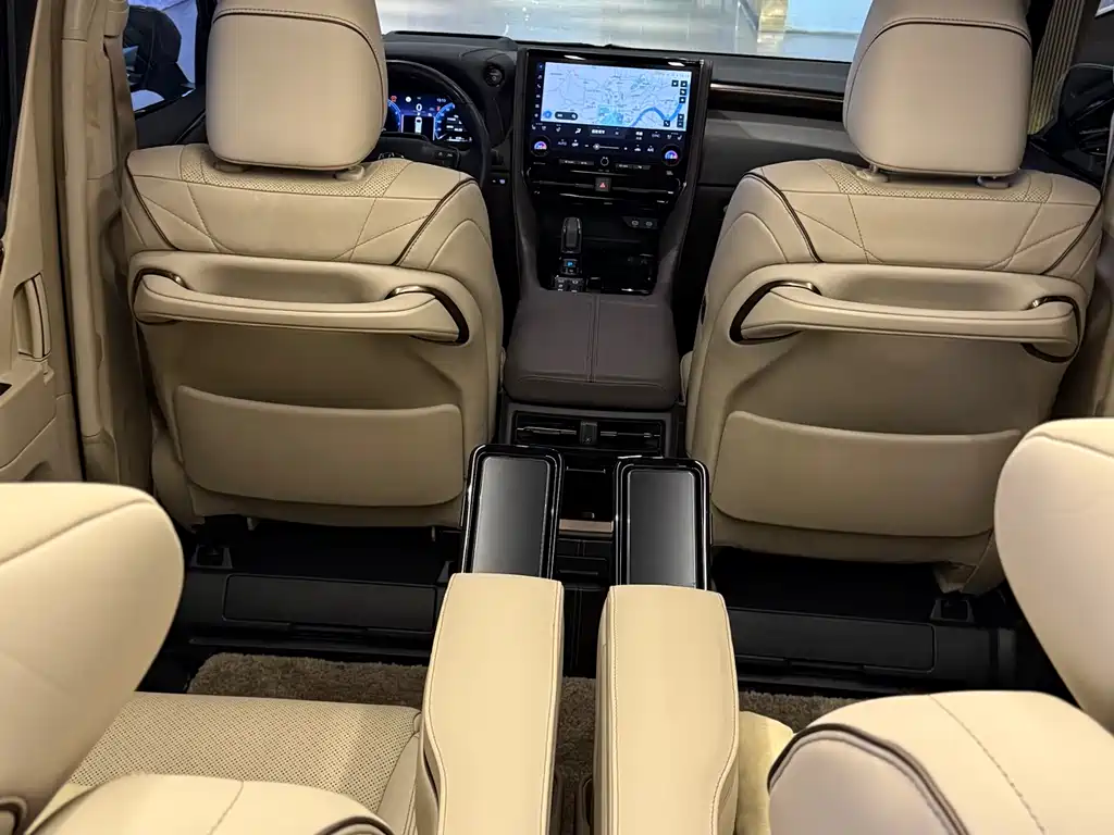Toyota Alphard 2023 — фото 9