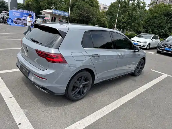 Volkswagen Golf 2022