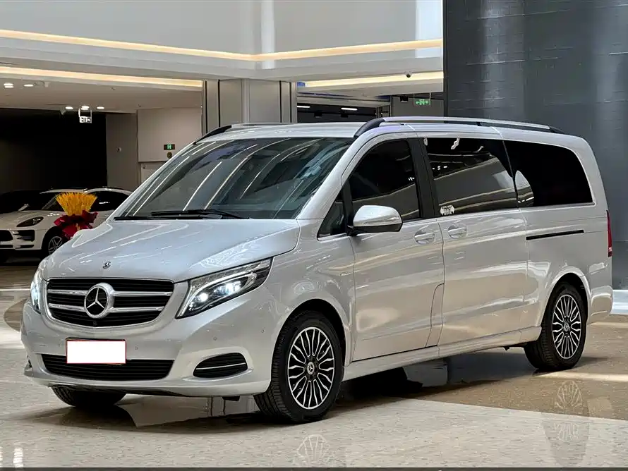 Mercedes-Benz V-Class 2020 — фото 1