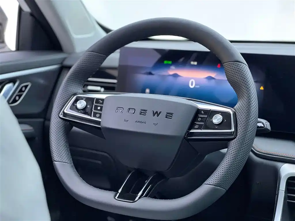 Roewe RX5 New Energy — фото 9