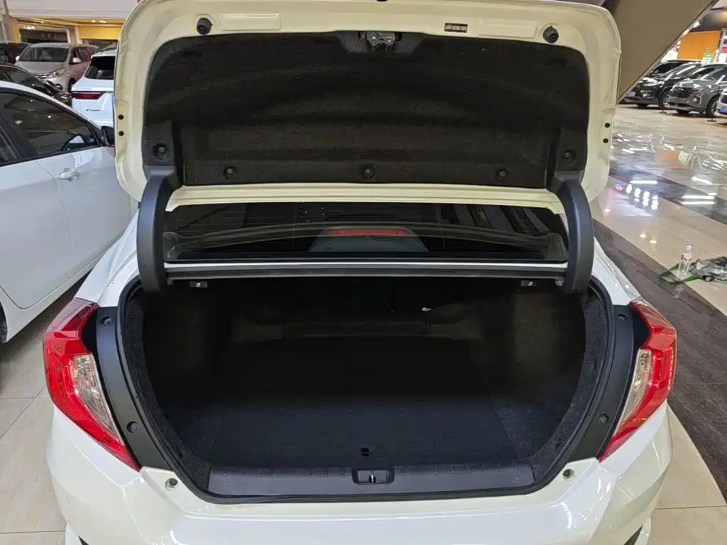Honda Civic 2021 — фото 19