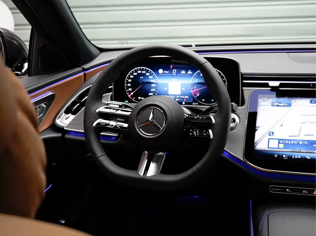 Mercedes-Benz E-Class 2024 — фото 15