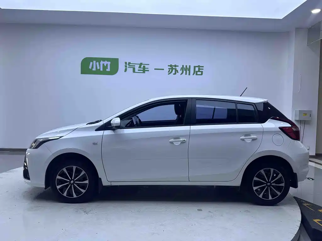 Toyota Yaris L 2022 — фото 7