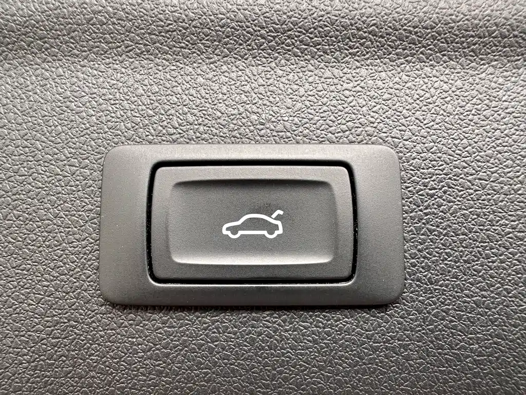 Audi Q3 2016 — фото 23