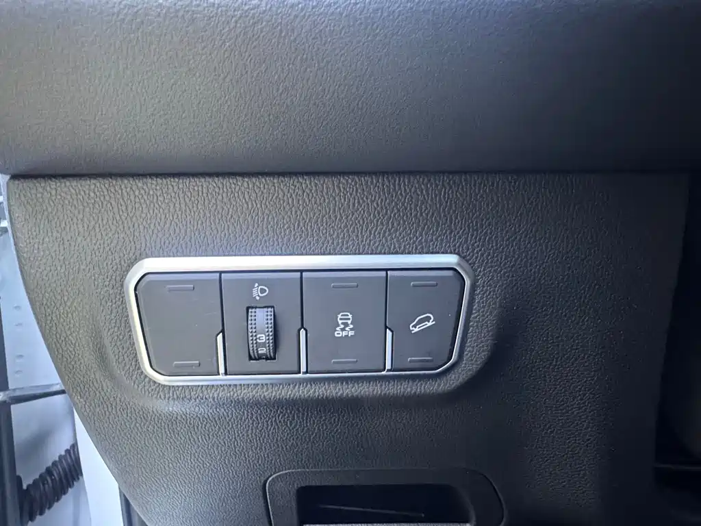 Haval M6 2023 — фото 15