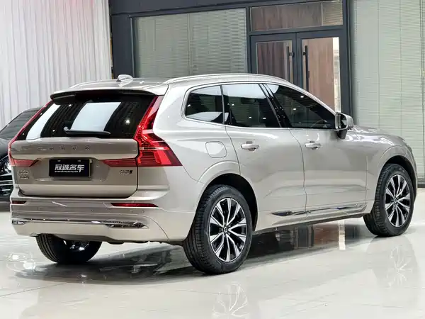 Volvo XC60 2025