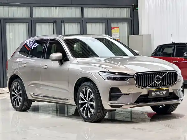 Volvo XC60 2025
