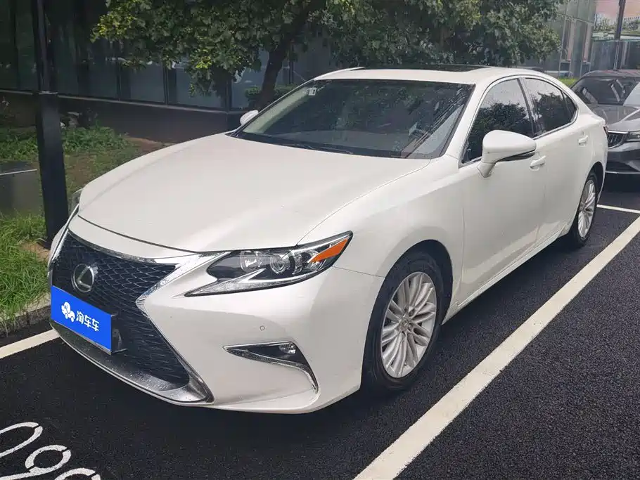 Lexus ES 2017