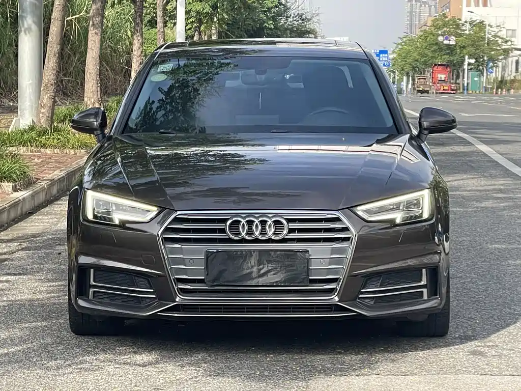 Audi A4L 2018