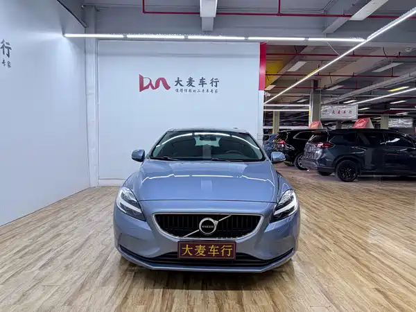 Volvo V40 2018