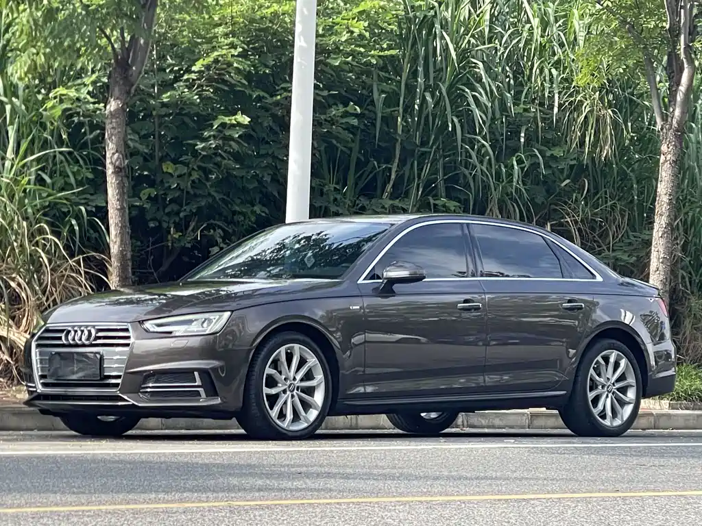 Audi A4L 2018