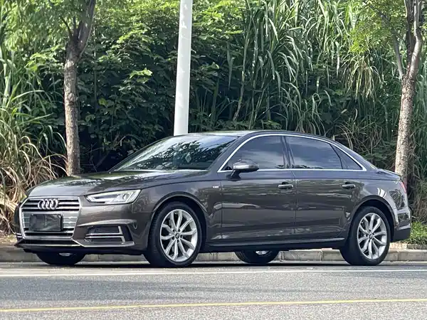 Audi A4L 2018